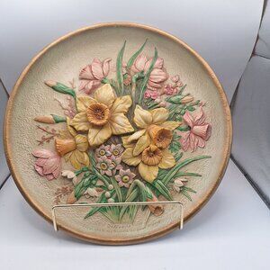VINTAGE 1950'S BOSSONS ENGLAND HAND PAINTED CHALKWARE WALL PLATE 3D DAFFODILS
